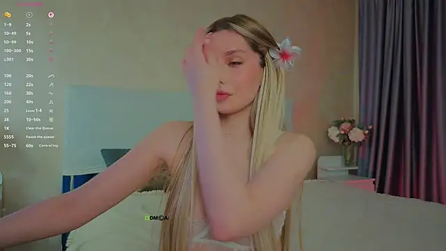 Snapshot of _sophielov chatting on July 12, 8:09 pm sophielov online show from July 12, 8:09 pm