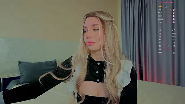 Snapshot of _sophielov chatting on March 3, 4:25 pm sophielov online show from March 3, 4:25 pm