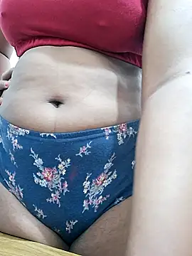 Snapshot of BeautyGirl_sara chatting on December 23, 6:45 am BeautyGirl sara online show from December 23, 6:45 am