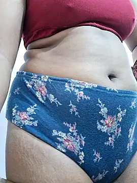 Snapshot of BeautyGirl_sara chatting on February 24, 4:57 am BeautyGirl sara online show from February 24, 4:57 am