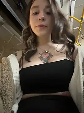 Snapshot of Mimiumuy chatting on December 5, 4:05 pm Mimiumuy online show from December 5, 4:05 pm