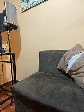 Isisflame online show from February 18, 3:15 am