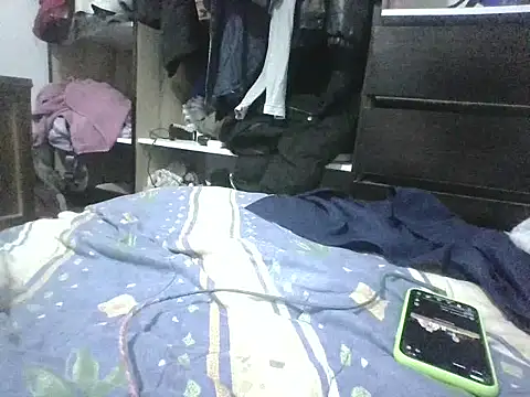 Snapshot of Isisflame chatting on October 26, 2:23 am Isisflame online show from October 26, 2:23 am