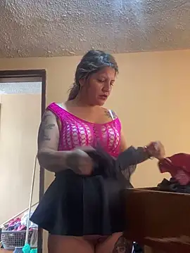 Isisflame online show from December 4, 1:54 pm