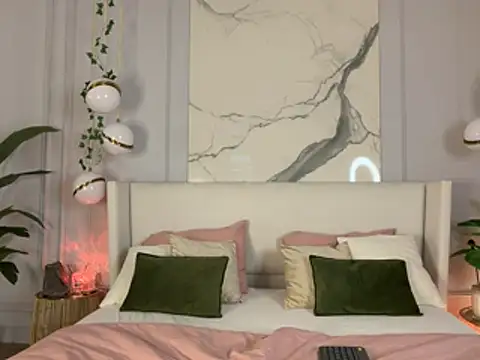 MaryNixon  online show from April 9, 5:20 am