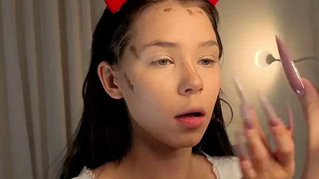 slyshypie online show from November 28, 1:33 pm