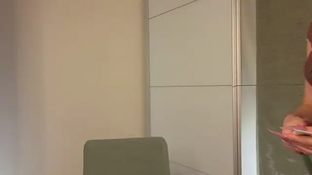 slyshypie online show from November 29, 1:11 pm