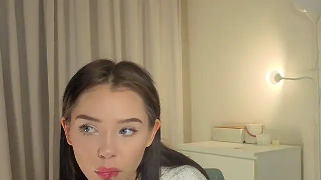 slyshypie online show from November 5, 1:03 pm