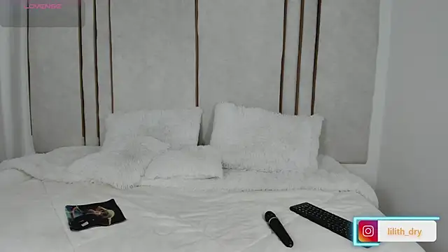 Lilith dry online show from October 10, 3:46 pm