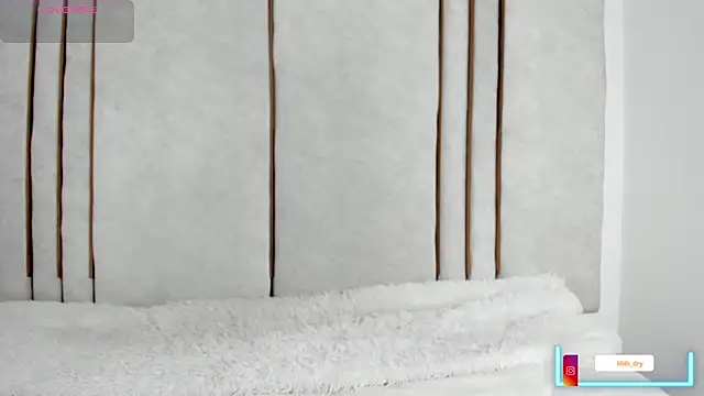 Lilith dry online show from October 7, 1:56 pm