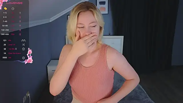 Snapshot of Violet_Willis chatting on October 15, 3:09 pm Violet Willis online show from October 15, 3:09 pm