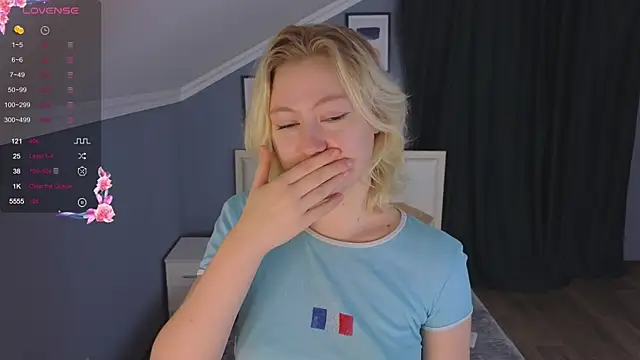 Snapshot of Violet_Willis chatting on October 12, 6:09 pm Violet Willis online show from October 12, 6:09 pm