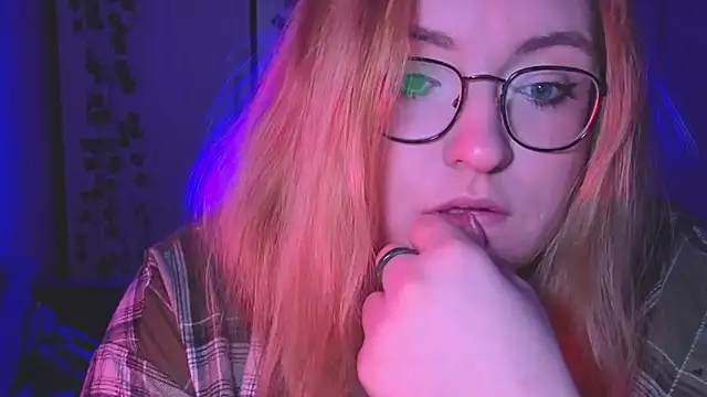 Snapshot of ZayaRush chatting on February 27, 6:35 am ZayaRush online show from February 27, 6:35 am