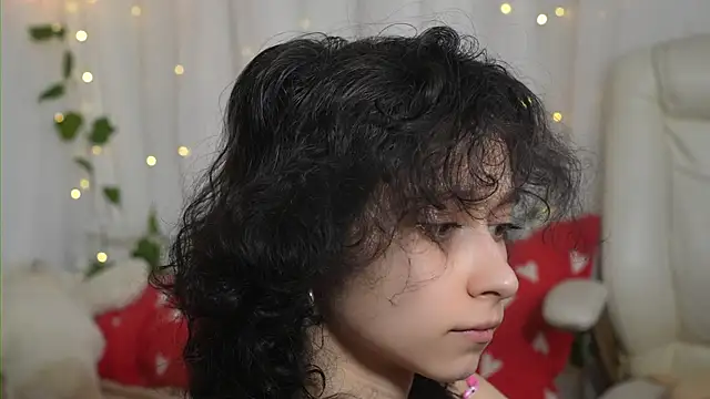 MimiLicks online show from November 1, 12:10 pm