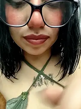 Snapshot of Kitty_Melodi chatting on September 22, 9:10 pm Kitty Melodi online show from September 22, 9:10 pm