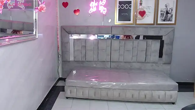 Red Bunny v online show from April 7, 12:07 pm