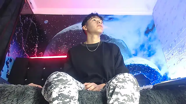 Snapshot of SemerHott chatting on October 27, 1:23 pm SemerHott online show from October 27, 1:23 pm