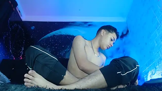 Snapshot of SemerHott chatting on October 28, 1:21 pm SemerHott online show from October 28, 1:21 pm