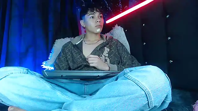 Snapshot of SemerHott chatting on November 20, 2:56 am SemerHott online show from November 20, 2:56 am