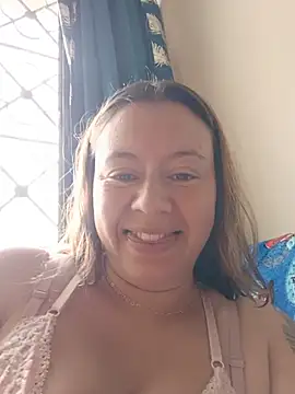 Snapshot of Hannah-colx chatting on July 4, 4:00 pm Hannah-colx online show from July 4, 4:00 pm