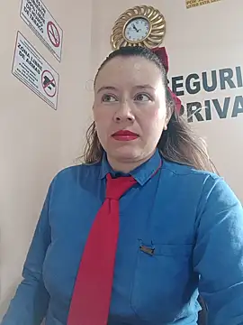 Snapshot of Hannah-colx chatting on May 17, 3:56 pm Hannah-colx online show from May 17, 3:56 pm