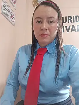 Snapshot of Hannah-colx chatting on May 22, 1:42 pm Hannah-colx online show from May 22, 1:42 pm