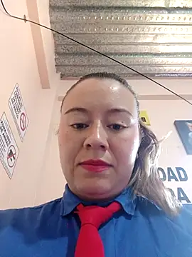 Snapshot of Hannah-colx chatting on April 19, 3:13 pm Hannah-colx online show from April 19, 3:13 pm