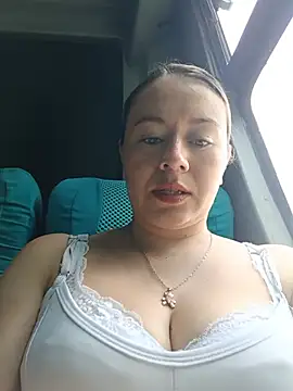 Snapshot of Hannah-colx chatting on June 19, 4:24 pm Hannah-colx online show from June 19, 4:24 pm