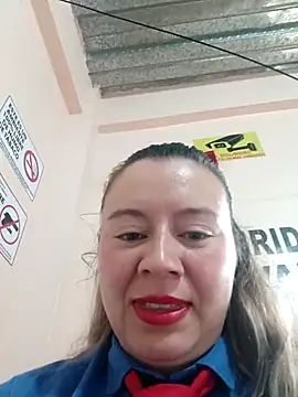 Snapshot of Hannah-colx chatting on May 5, 1:58 pm Hannah-colx online show from May 5, 1:58 pm