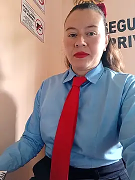 Snapshot of Hannah-colx chatting on May 11, 4:04 pm Hannah-colx online show from May 11, 4:04 pm