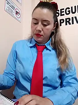 Snapshot of Hannah-colx chatting on April 29, 1:48 pm Hannah-colx online show from April 29, 1:48 pm
