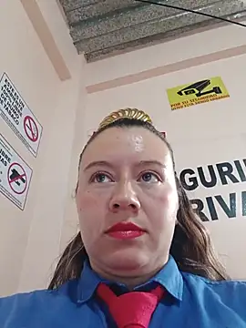 Snapshot of Hannah-colx chatting on June 2, 1:00 pm Hannah-colx online show from June 2, 1:00 pm