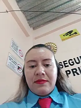 Snapshot of Hannah-colx chatting on June 7, 4:23 pm Hannah-colx online show from June 7, 4:23 pm