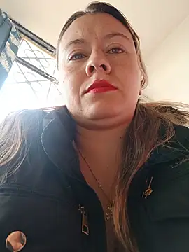 Snapshot of Hannah-colx chatting on June 29, 5:34 pm Hannah-colx online show from June 29, 5:34 pm