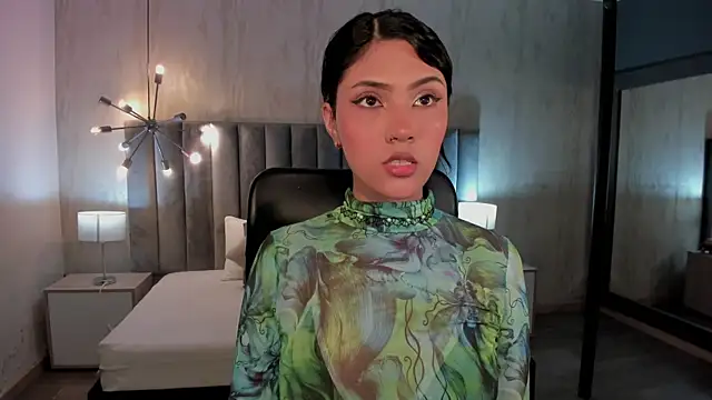 KymRoses online show from October 21, 7:46 pm