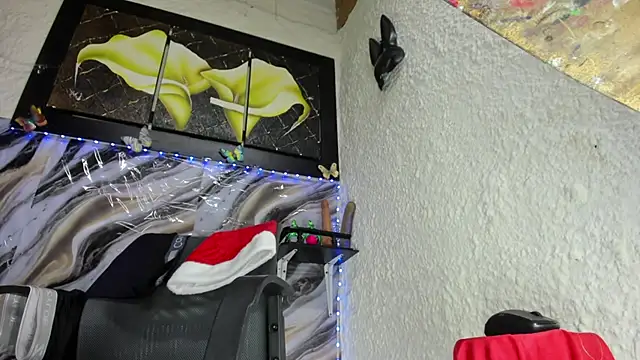 Snapshot of luiferrodri chatting on December 20, 12:46 am luiferrodri online show from December 20, 12:46 am