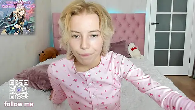 Snapshot of Pink_Lila18 chatting on October 21, 9:41 am Pink Lila18 online show from October 21, 9:41 am