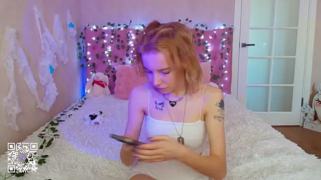 Pink Lila18 online show from February 26, 3:17 am