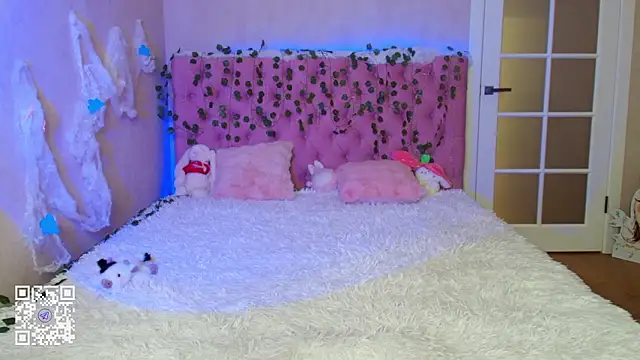 Pink Lila18 online show from February 21, 12:45 am