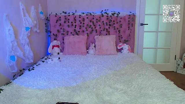 Pink Lila18 online show from February 10, 3:38 am