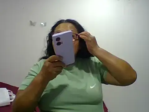 Snapshot of _Cristal chatting on November 5, 10:24 pm Cristal online show from November 5, 10:24 pm