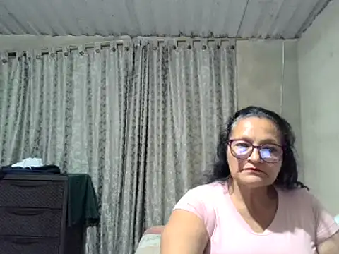 Snapshot of _Cristal chatting on October 26, 3:51 am Cristal online show from October 26, 3:51 am