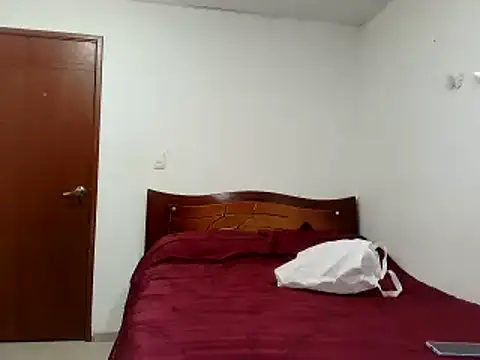 Snapshot of _Cristal chatting on November 24, 5:18 am Cristal online show from November 24, 5:18 am