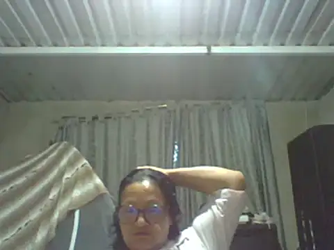 Snapshot of _Cristal chatting on October 20, 12:34 am Cristal online show from October 20, 12:34 am