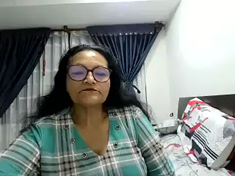 Snapshot of _Cristal chatting on November 17, 8:40 am Cristal online show from November 17, 8:40 am