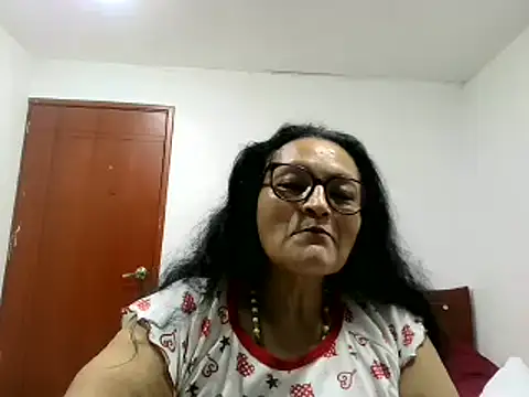 Snapshot of _Cristal chatting on November 26, 4:45 am Cristal online show from November 26, 4:45 am