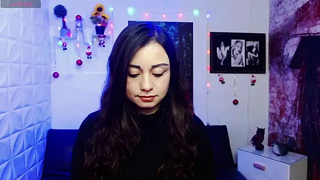 Snapshot of Eva_Roussell chatting on December 14, 2:33 pm Eva Roussell online show from December 14, 2:33 pm