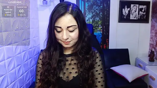 Snapshot of Eva_Roussell chatting on November 13, 4:00 pm Eva Roussell online show from November 13, 4:00 pm