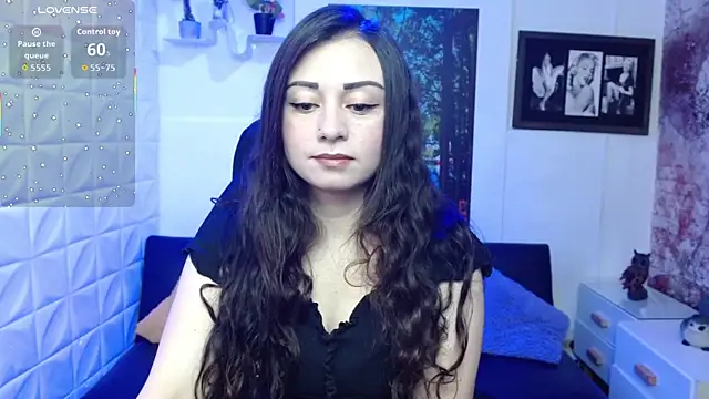 Snapshot of Eva_Roussell chatting on November 27, 2:17 pm Eva Roussell online show from November 27, 2:17 pm