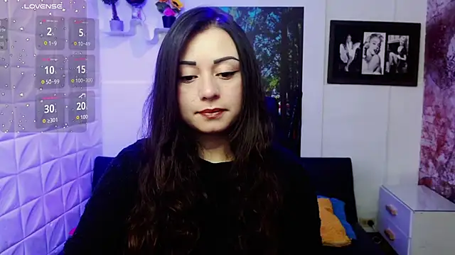 Snapshot of Eva_Roussell chatting on November 4, 2:43 pm Eva Roussell online show from November 4, 2:43 pm